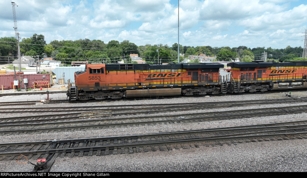 BNSF 5853 Roster